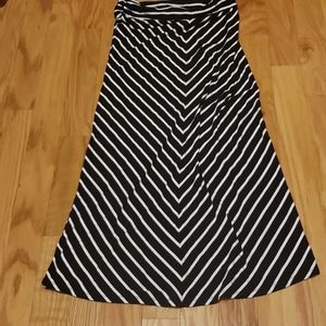 LIZ CLAIBORNE MAXI SKIRT
